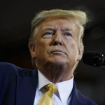 <p><b>Tramp yenə təhdid edir: <font color="#ff0000">İndi onları hədəf alıb</font></b></p>