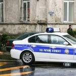 <p><b>Yol polisi əlverişsiz hava şəraitində yollardakı vəziyyətlə bağlı sürücülərə müraciət edib&nbsp;</b></p>