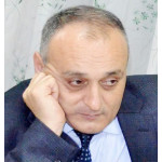 <p><b>BU ÇİÇƏK KARIXIB ÖMRÜN ƏLİNDƏ&nbsp;&nbsp;</b></p>
