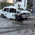 <p><b>Qubada iki avtomobil toqquşub, üç nəfər xəsarət alıb&nbsp;</b></p>