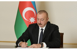 <p><b>Azərbaycanda keçiriləcək futbol üzrə U-20 dünya çempionatı ilə əlaqədar Təşkilat Komitəsi yaradılıb - <font color="#ff0000">SƏRƏNCAM&nbsp;</font></b></p>