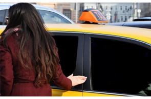 <p><b>Qadın sürücüyə böhtan atıbmış? - <font color="#ff0000">VİDEO</font></b></p>