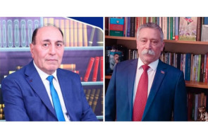 <p><b>TAPDIQ ƏLİBƏYLİNİN POEZİYASI: <font color="#ff0000">ƏNƏNƏ VƏ SƏMİMİYYƏT&nbsp;&nbsp;</font></b></p>