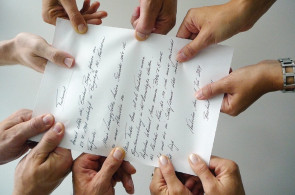 <p>​Vəsiyyətnamə olmadan qalan mirasın bölgüsü: Birinci dərəcəli varislər kimlərdir?</p>