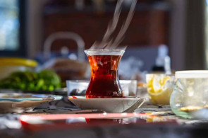 <p>Dünyanın müxtəlif ölkələrində çay içmə ənənələri və ritualları</p>