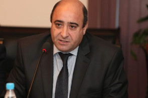 <p><b>“Dünya sənin, dünya mənim, dünya heç kimin...”  </b></p>