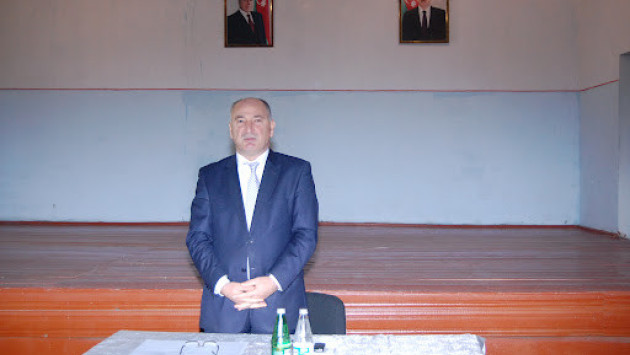 <p><b>Kartof satan Mənsur Məmmədovu tanımadı...&nbsp;&nbsp;</b></p>