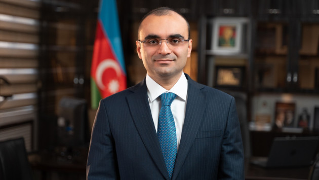 <p><b>“İşdən çıxarılan icra başçısı dindirilib” iddiası&nbsp;</b></p>