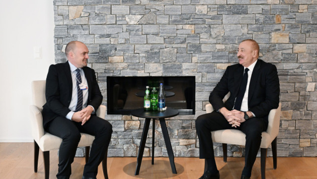 <p><b>Prezident Davosda daha bir görüş keçirdi</b></p>