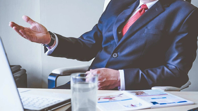 <p><b>Layiq Mehdiyev kimdir? <font color="#ff0000">Prokuror yoxsa...  </font></b></p>