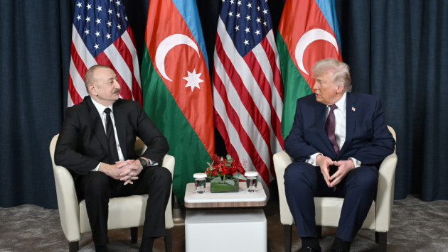 <p><b>İlham Əliyevlə Donald Tramp arasında Davosda geniştərkibli görüş keçirilib&nbsp;</b></p>