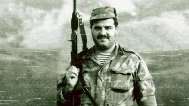 <p><b><font color="#ff0000">Qəhrəmanlıq və Şəhidlik Nümunəsi </font>– Riad Əhmədov</b></p>