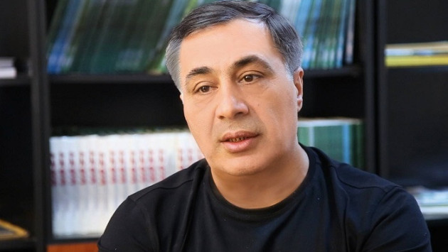 <p><b>Əsəd Cahangir də TƏNQİD ETDİ: <font color="#ff0000">"Düz qınaýırlar..."</font></b></p>