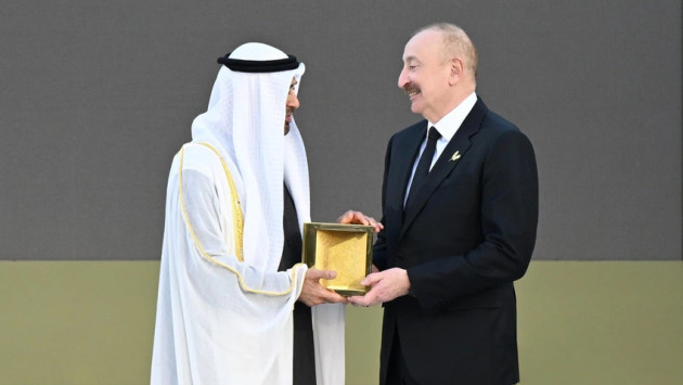 <p>İlham Əliyevə "Zayed İnsan Qardaşlığı Mükafatı" təqdim olunub</p>