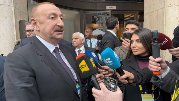 <p><b>Prezident İlham Əliyev Münxendə Azərbaycan telekanallarına müsahibə verib </b></p>