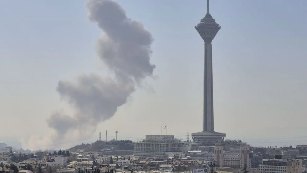 <p><b>İsrail İrana zərbə endirib&nbsp;</b></p>