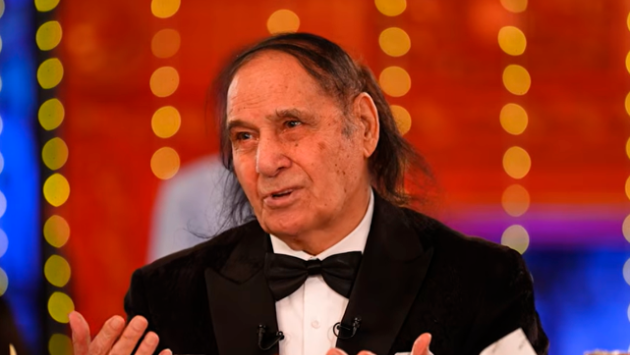 <p><b>Şükranlıq içində və ya şükranlığa bələnmiş <font color="#ff0000">ADAM...  </font></b></p>