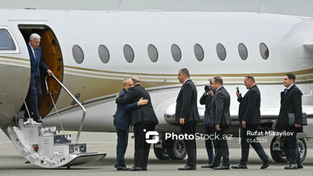 <p><b>Vahid Ələkbərov rəsmilərlə Füzulidə - <font color="#ff0000">Foto&nbsp;</font></b></p>