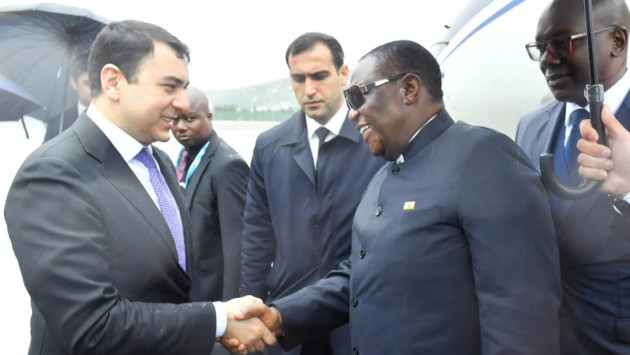 <p><b>Zimbabvenin Vitse-prezidenti WUF13-də iştirak üçün Azərbaycana gəlib&nbsp;</b></p>