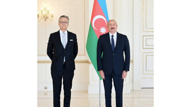 <p><b>Prezident İlham Əliyev Almaniyanın yeni səfirinin etimadnaməsini qəbul edib&nbsp;</b></p>