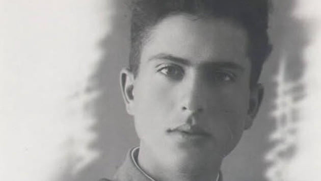 <p><b>Qərib məzarlar&nbsp;</b></p>