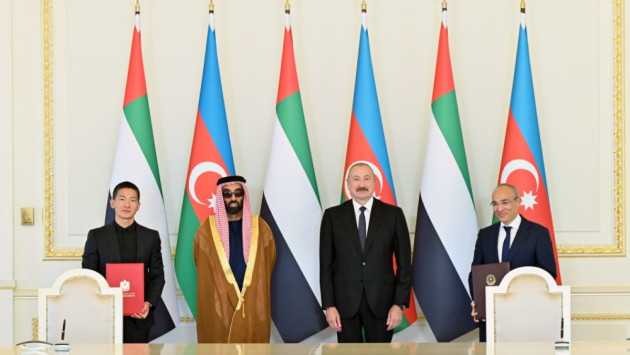 <p>Azərbaycanla BƏƏ arasında sənədlər imzalanıb</p>