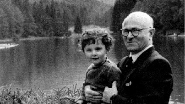 <p><b>Ceyhun bəy Hacıbəyli  Stalinin tələsinə niyə düşmədi?  </b></p>