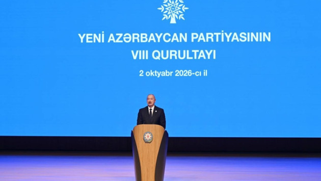 <p><b>Prezident YAP-ın VIII Qurultayında çıxış edir&nbsp;</b></p>