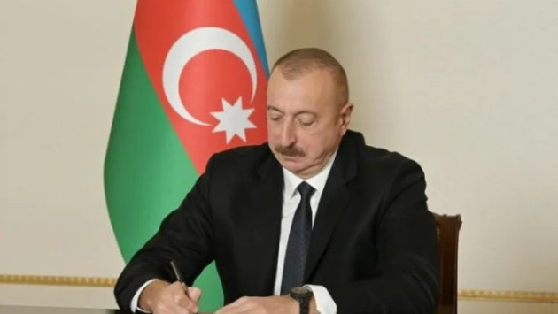 <p>Prezidentdən mükafat və maaş əlavələri ilə bağlı mühüm fərman</p>