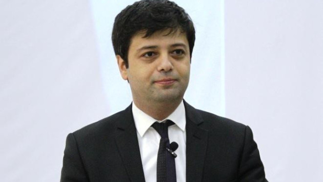 <p>Vüqar Zifəroğlu Mətbuat Şurasının sədri oldu</p>