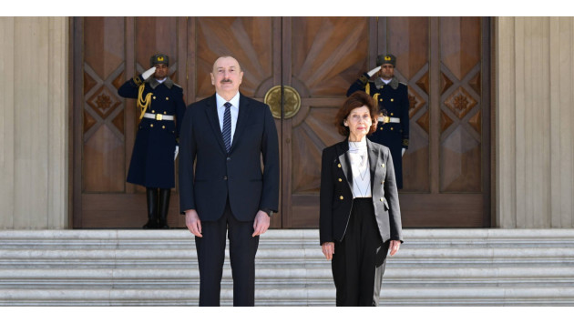 <p><b>Şimali Makedoniya Prezidenti İlham Əliyevə zəng edib</b></p>